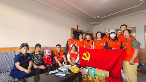 中秋国庆双节来临之际特别感谢忻州市消防协会大爱给困顿可怜的孩子带去关爱