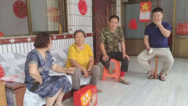 月圆中秋暖侨心----太谷区侨联开展代侨探亲走访活动上门看望辖区部分侨眷送上中秋慰问品祝愿大家度过一个平安喜乐的中秋佳节