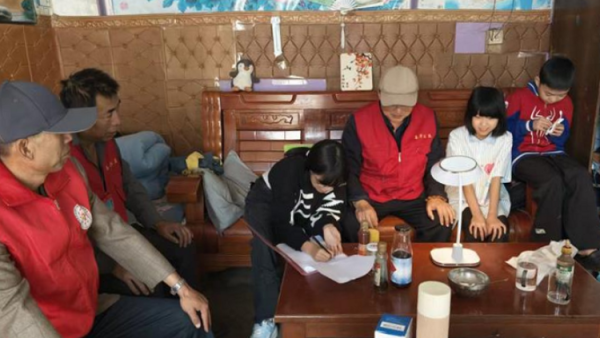 长治市善泽留守困境儿童救助协会2026年10月6日走访慰问困境儿童家庭活动举行走访慰问四户困境儿童家庭了解儿童在校学习及家庭生活状况并为每户送去100元的学习用品