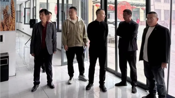 长治市上党区义工协会联合上党区防震减灾中心走进康乐敬老院开展敬老庆重阳防震护银发特殊群体精准科普隐患排查暖心服务