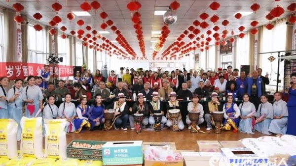 情暖重阳献大爱文艺慰问敬桑榆----长治市各界爱心团体与爱心人士齐聚长治市东篱养老院用精彩的文艺节目温暖长者心田用实实在在的物资帮扶传递社会关怀以真诚行动守护最美夕阳红